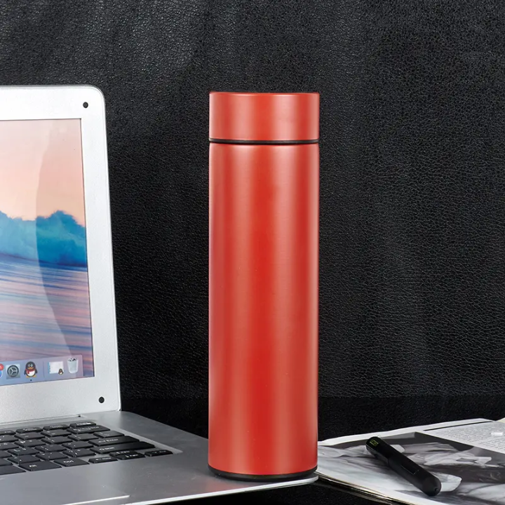 Smart Insulated Water Bottle with LED Temperature Display – front view – Circuit City